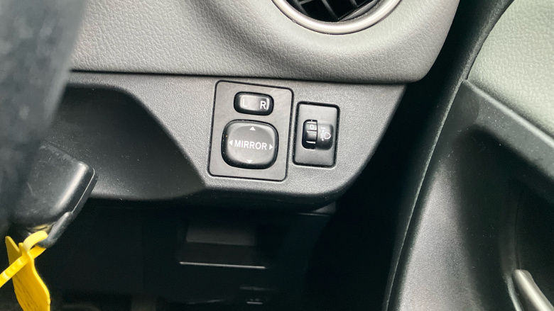 Toyota Yaris 1.33 VVT-i Icon 5dr CVT Petrol Hatchback